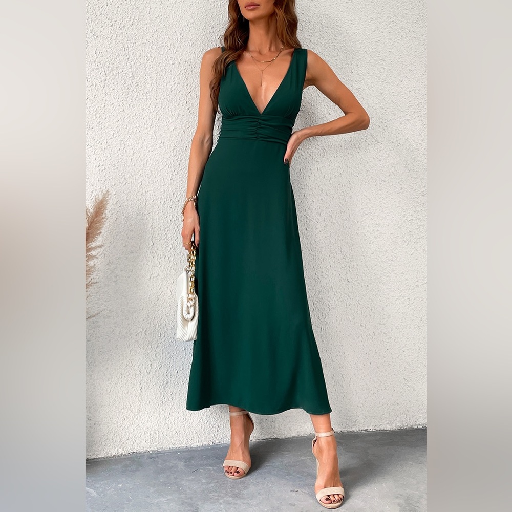 CUPSHE Citlalli Plunge V-Neck Ruched Maxi Dress